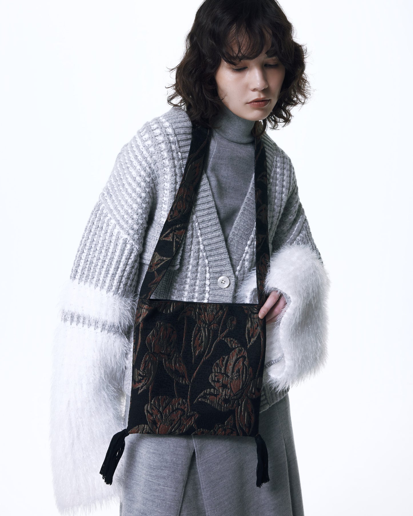 EBONY×DIDION. フリンジ ショルダー ポシェット ”Camellia Jacquard” Beige