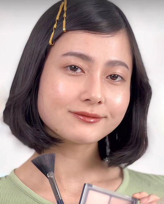 やわらかな血色と、肌に溶け込むツヤでつくるーヌードローズメイク