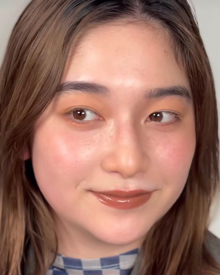 ベージュとブラウンで作る立体感ワントーンメイクーTone-on-Tone Makeup