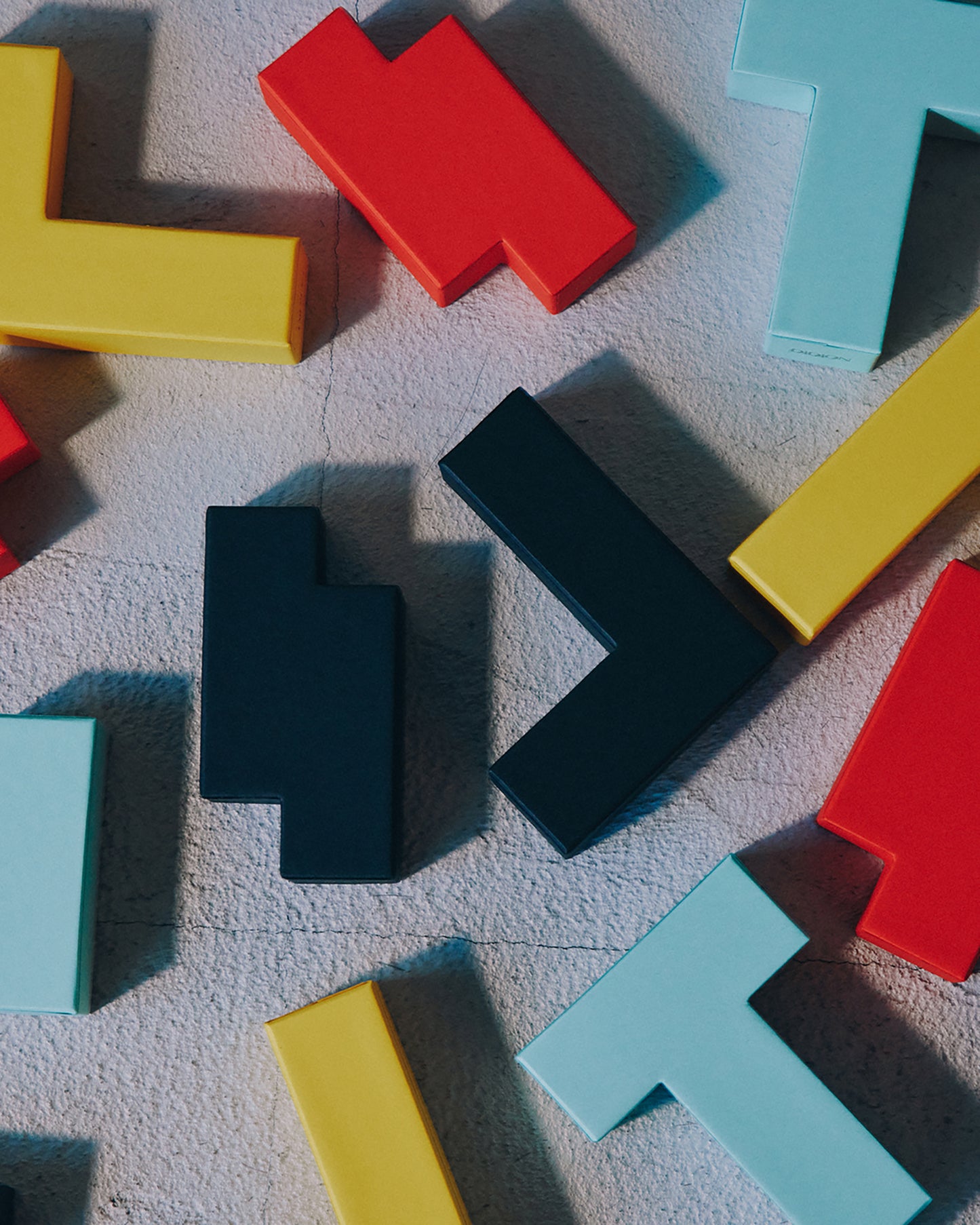 DIDION GIFT SET.  ”MELTY LIP GLOSS IN ART PUZZLE BOX”